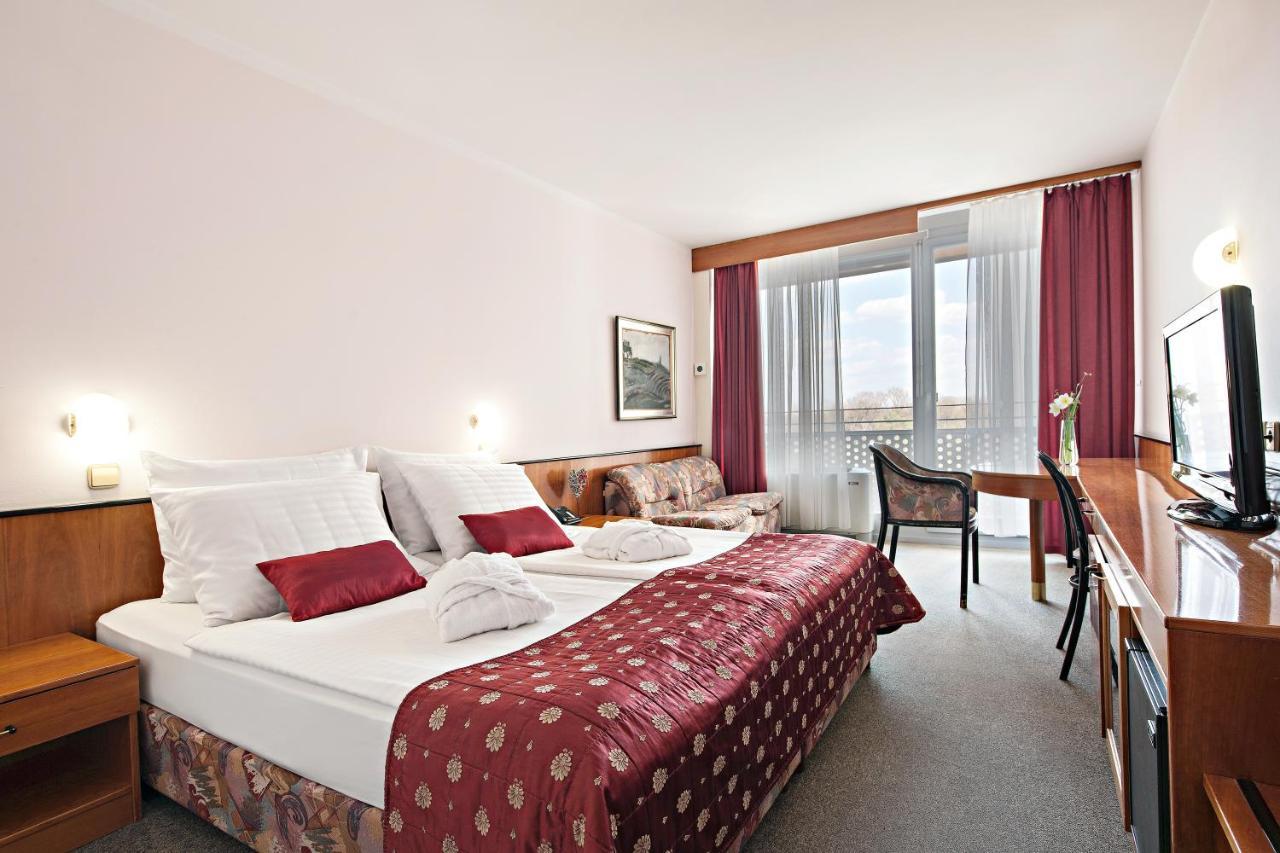 - Sava & Hotel 4*