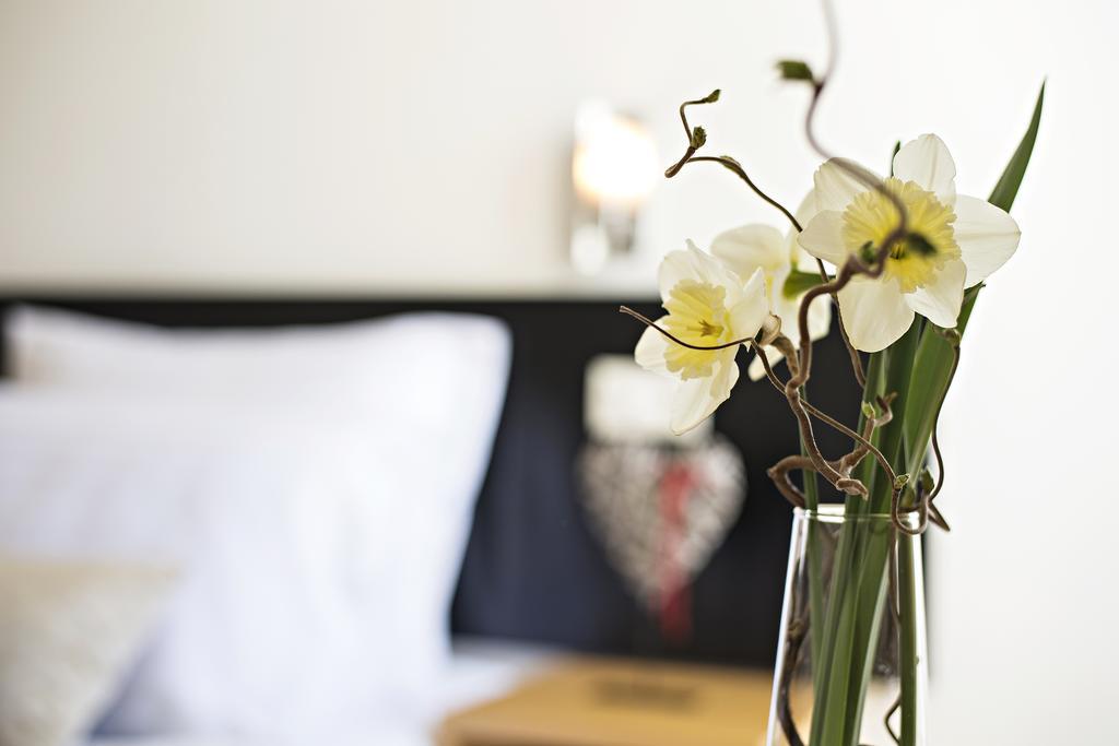 - Sava & Hotel
